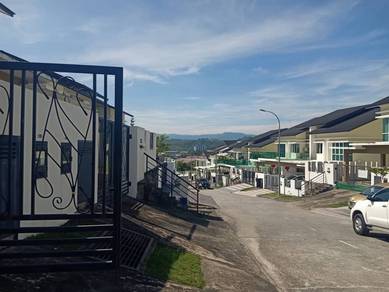 Brand New Semi D - Prime Location