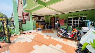 Depan surau Fully Renovated 2 Storey Taman Impian Langat Hulu Langat