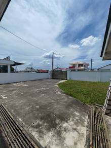 Canning Garden Facing Main Road Bungalow For Sale