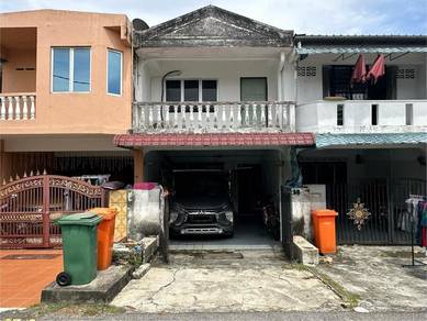 Near LRT Extended Kitchen & Upper Floor