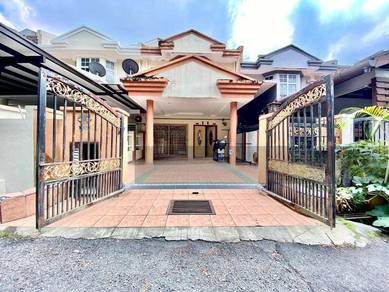 Freehold Renovated Unit