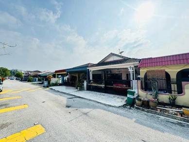 Renovated & Extended Unit Freehold