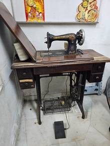 Singer Sewing Machine For Sale