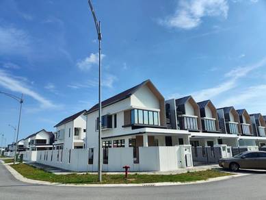 CORNER LOT Serenia AIORA Double Storey Terrace, Bandar Serenia Sepang