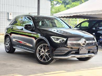 Mercedes Benz GLC300 4MATIC AMG LINE 2.0L (A)
