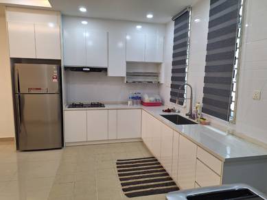 Bangi Avenue 3-level house