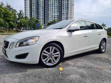 Volvo V60 T5 2.0 Turbo Sports Wagon Coupe