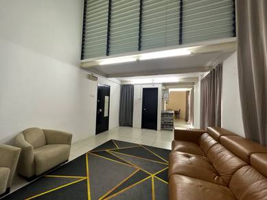 Empire City colonial loft duplex partly furnished