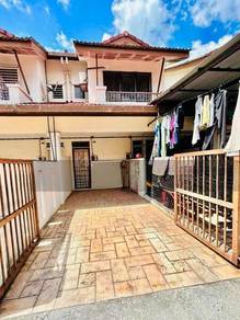 Well Maintained Unit Gated & Guarded