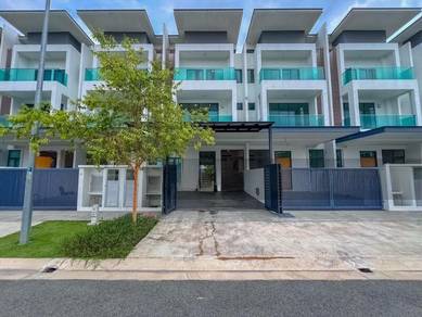 Almost Fully Furnished Facing Open