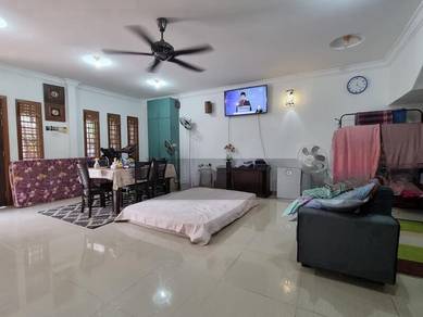 Freehold Non Bumi, Full Renovated, Walk Distance to Shoplots, Wel Kept