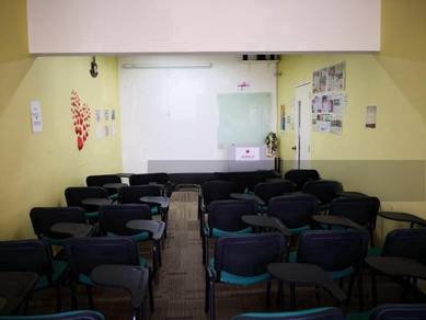 Face Mainroad/Partly Furnished/Renovated/Non Bumi/Walk Distance to Mrt