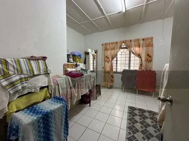 Freehold/Intermediate/Basic unit/Facing neighbour/Need Reno & Touch up