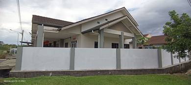 Single & half storey Corner unit house for Rent