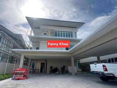 Iramanis Bungalow house | With lift | Damai | Lintas
