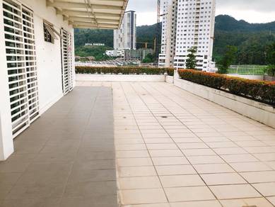 GARDENS VILLE for sale  -- bu 1270sf , 3 car parks !!