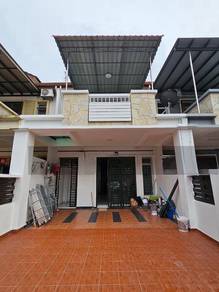 Fully Renovated Double Storey In Mount Austin/ Jp Perdana