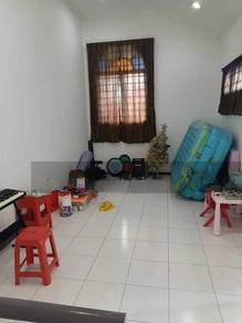 Renovated 1.5-Storey Terrace House At Molek Cottage With South Facing