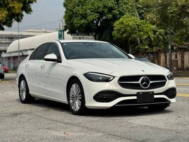 Mercedes Benz C200 + Apple Car Play + HUD
