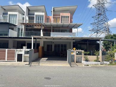 CORNER UNIT 3 STOREY TERRACE  TAMAN SELASEH ) Gombak