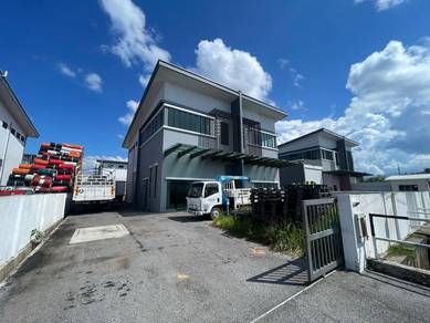 Double Storey Semi Detached Light Industrial Warehouse for RENT