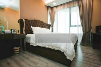 Mosaic @ Southkey Renovated 2 Room Service Apartment For Sale