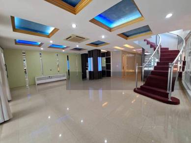 Sutera Utama Renovated 2 Storey Semi-D 4 Room North East Facing