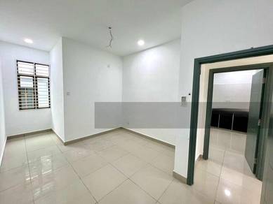 Dato Onn Renovated Endlot 2 Storey Terrace 4 Room Big Build-Up