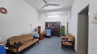 Single storey semi detached house for sale at Farlim