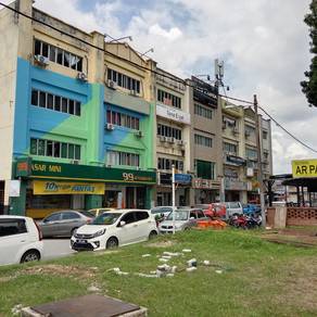 Ground Floor Shoplot, facing main road for rent