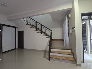 Bandar Kinrara 5 double storey terrace house