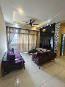 Freehold 3 plus 1 Room Unit At Sky Garden Residence