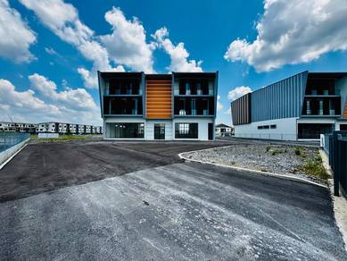 Pine Square 66 Detached Light Industry 3 Storey Warehouse FOR SALE