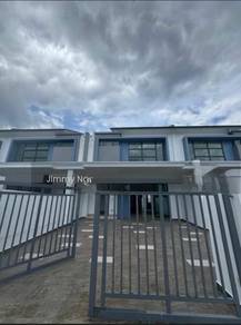 Newly Released South-Facing Terrace House In Austin Duta 4