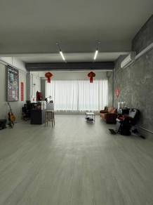 USJ 10 Taipan Shop-Office. First floor unit. With lift access.