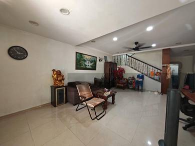 JB Hot Area Taman Molek double storey terrace house
