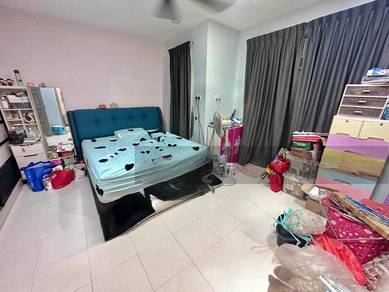 Mount Austin La Garden Renovated Freehold Terrace House For Sale