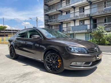Volkswagen PASSAT 1.8 TSI(CBU) Sunroof & 6Pot