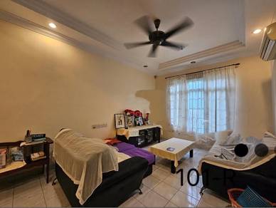 FACING MORE PARKING Eria Kota Kemuning 2 Storey House 22x75 Renovated