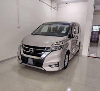 Nissan SERENA 2.0 S-HYBRID HIGHWAY STAR
