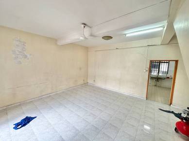 Town Area Tmn Sri Intan 龙园 @ Double Storey House 20x70sqft