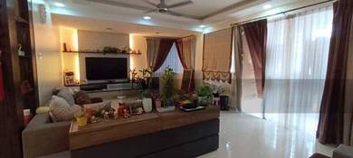 Pv8 Platinum Hill Condo Renovated Unit For Sale