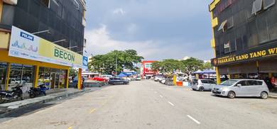 Subang Perdana Malay area limited end lot shop for rent