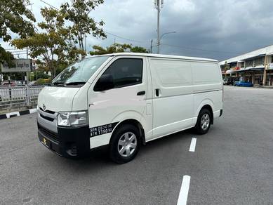 Toyota Hiace 2.5 (M) - (PANEL VAN)