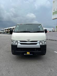 Toyota Hiace 2.5 (M) - (PANEL VAN)