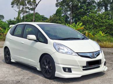 Honda JAZZ 1.3 (HYBRID) FACELIFT loan kedai