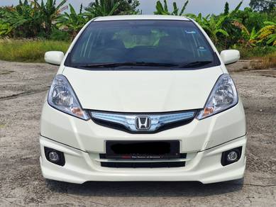 Honda JAZZ 1.3 (HYBRID) FACELIFT loan kedai