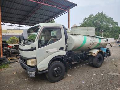 Hino XZU404 Tanker 3700L
