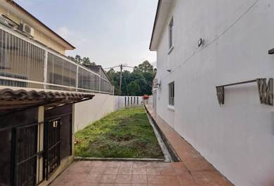Bandar Bukit Puchong terrace intermediate with land