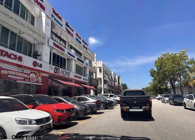 Bukit Tinggi 3 Storey 2 Unit Adjoining Shoplot Fully Renovated